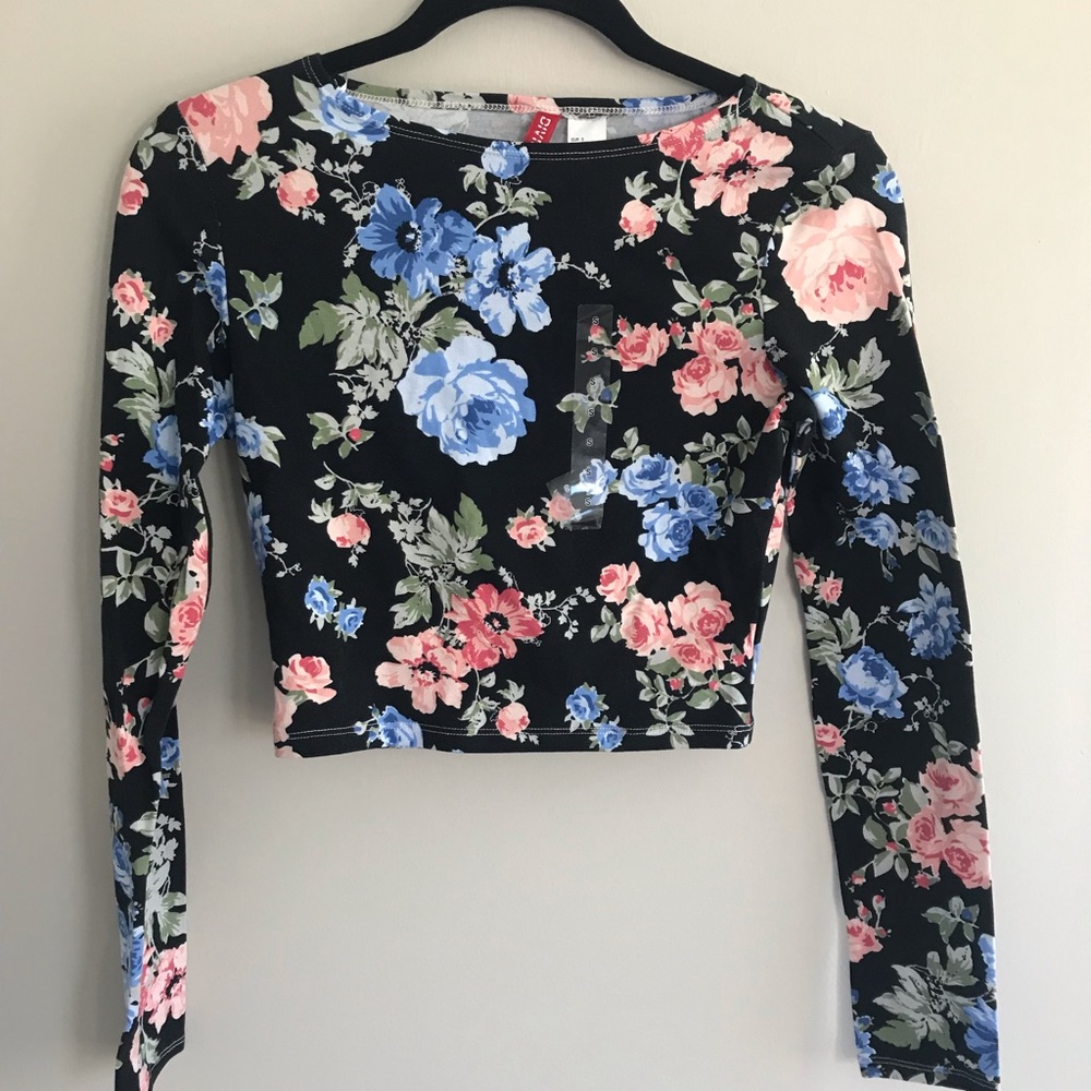 New H&M Navy floral long sleeve crop top
